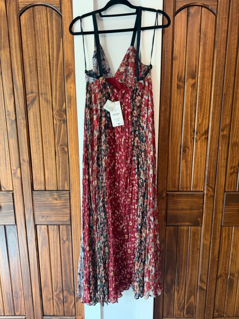 Zara Red Floral Pleated Maxi Dress with Black Trim - Picture 4 of 6